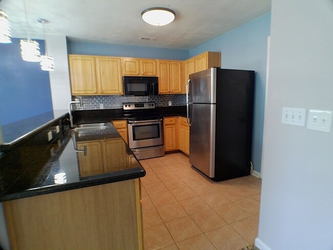 Building Photo - Gorgeous 3 bed 2.5 bath single-family home...