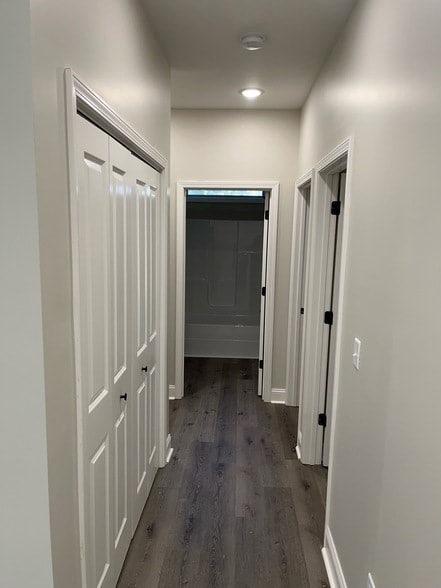 Building Photo - 9970 W Green Cemetery Rd