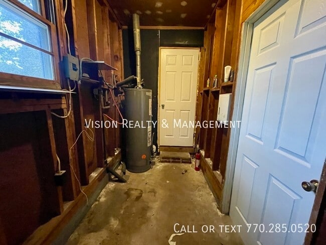 Building Photo - 6328 Oakview Ln