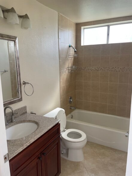 Building Photo - 11252 Peach Grove St