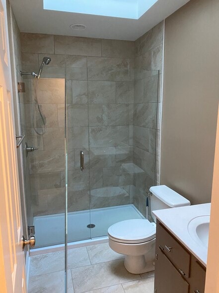 Building Photo - 2218 Graystone Dr