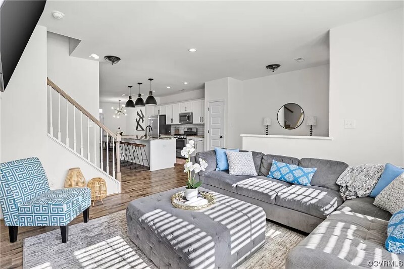 Building Photo - 227 Hanging Fern Alley