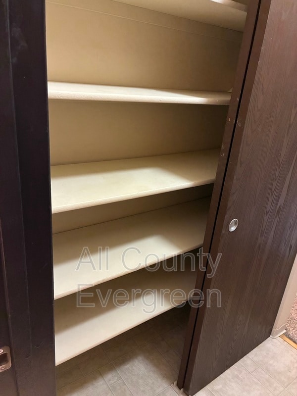 Building Photo - 987 26th Pl NE