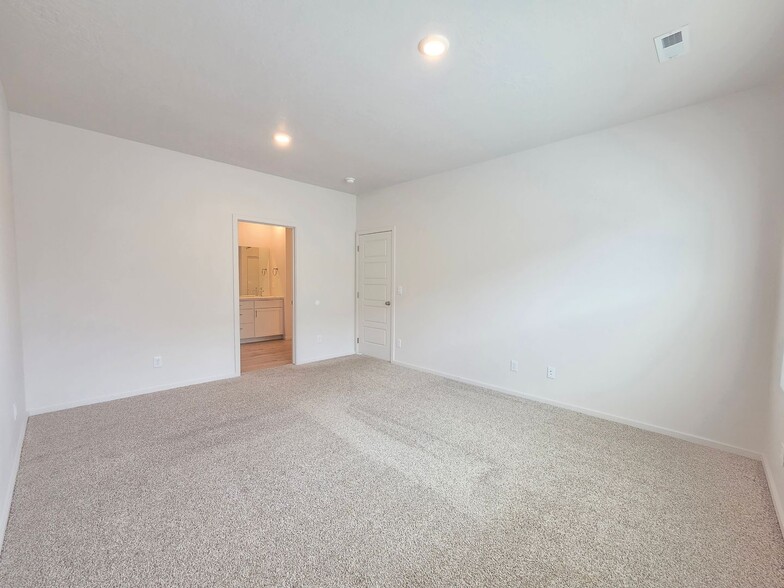 Building Photo - 10517 Sorenstam Rd