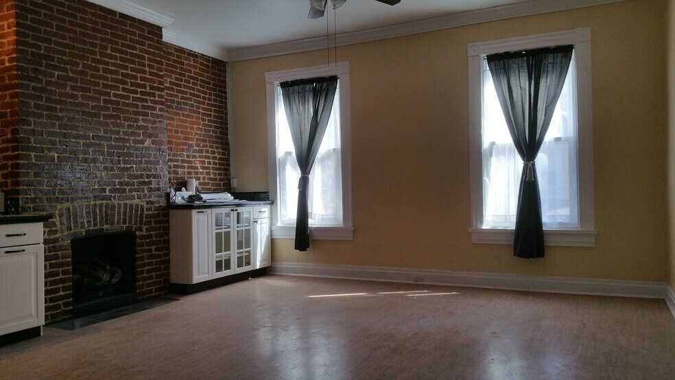 Building Photo - 212 Lehigh Ave