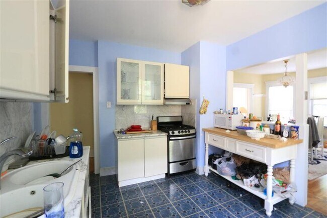 Primary Photo - 19 Park Ave