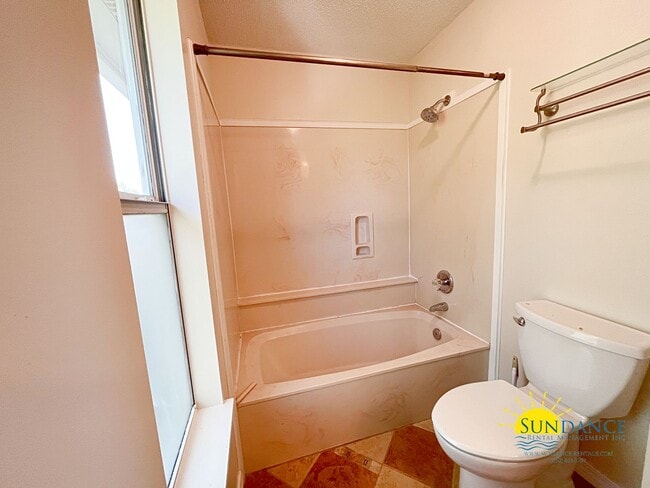 Building Photo - Stunning 3 Bedroom Home in desirable Crosswinds Landing of Fort Walton!