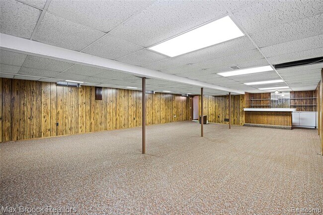 Building Photo - 28977 Lake Park Dr