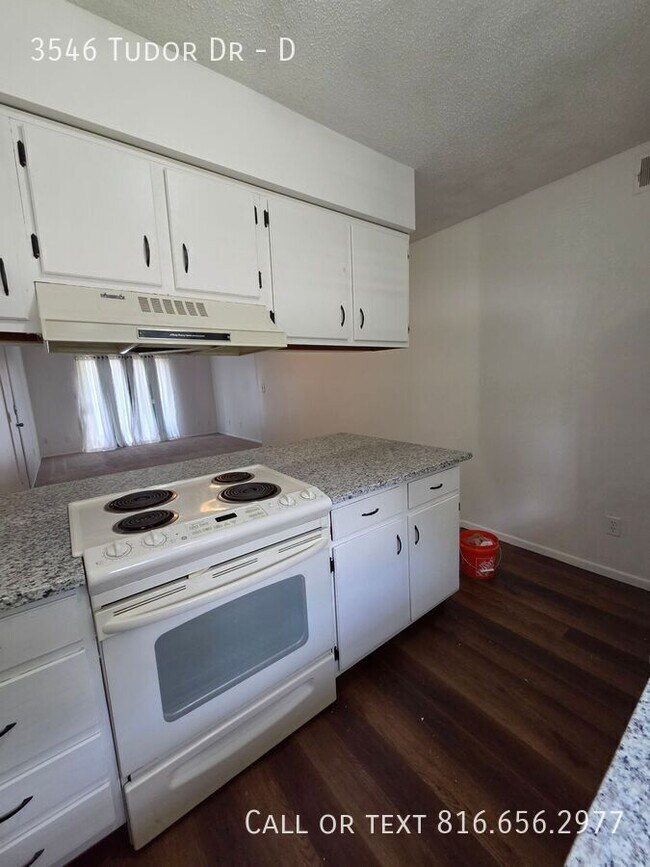 Building Photo - 3546 Tudor Dr