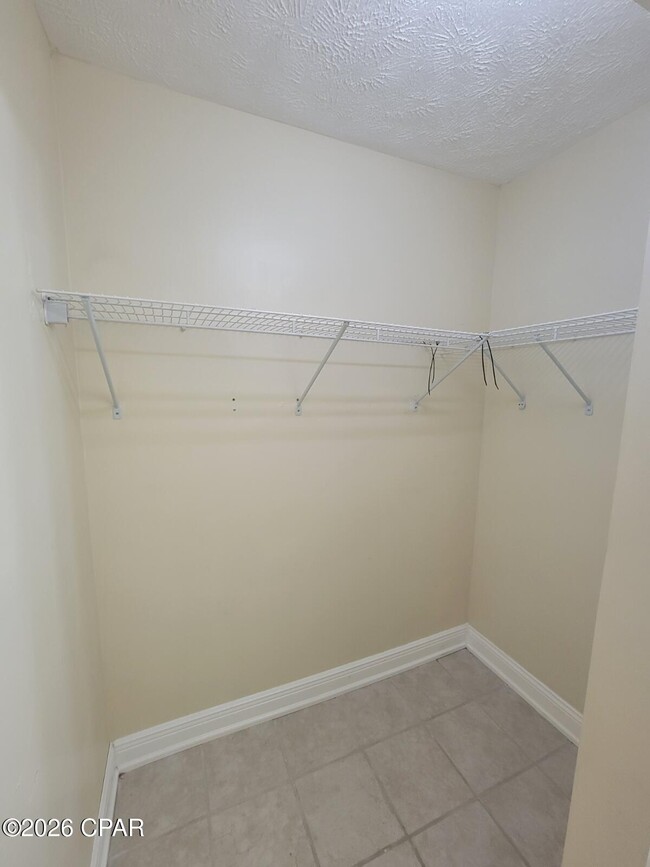 Building Photo - 866 Premier Dr