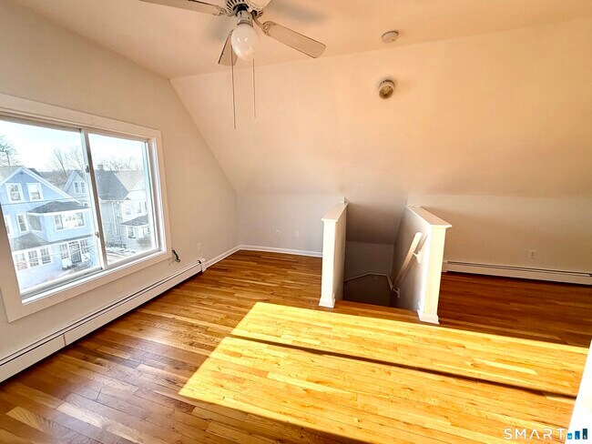 Building Photo - 410 Davidson St