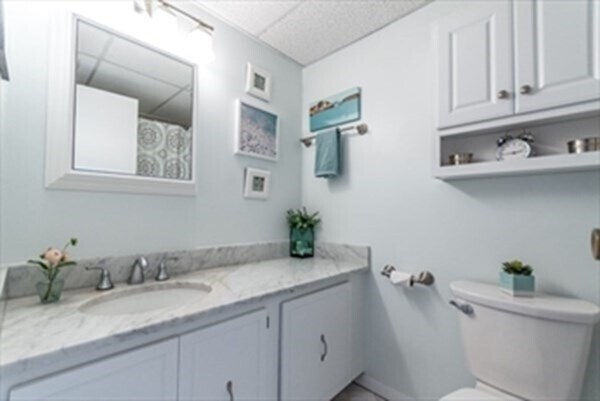 Building Photo - 50-56 Broadlawn Park