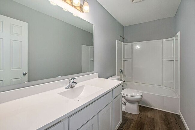 Building Photo - 54154 Angeline Dr