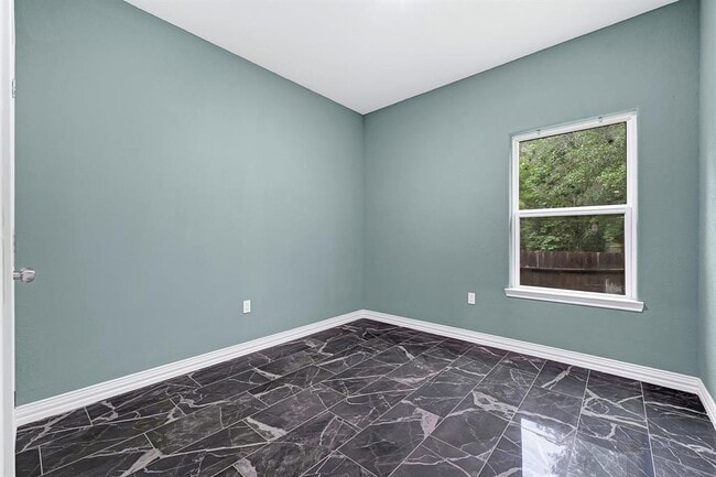 Building Photo - 898 Rd 3556