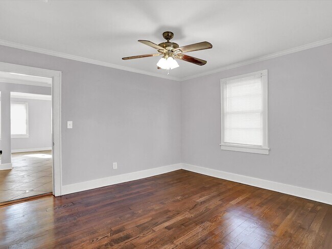 Building Photo - 1840 Manila Ave