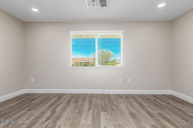 Building Photo - 9938 W Willow Creek Cir