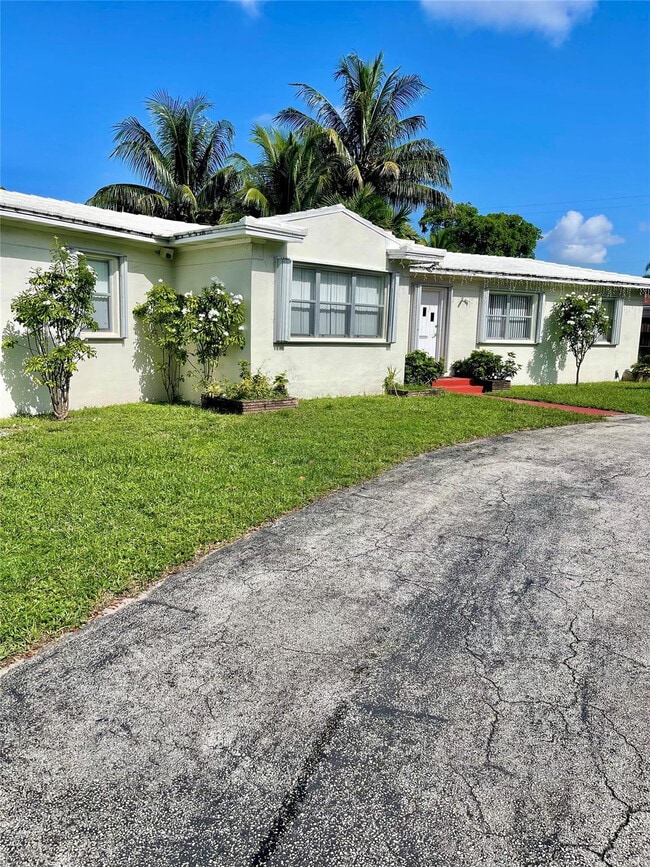 Building Photo - 2807 Polk St