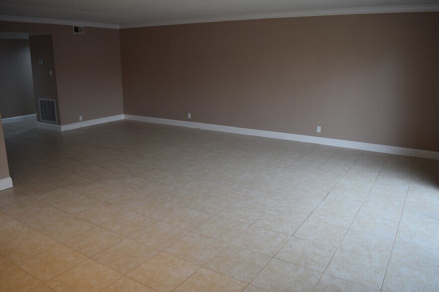 Building Photo - 8526 Madrid Ct