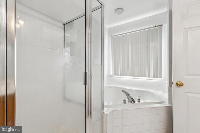 Building Photo - 43067 Candlewick Square