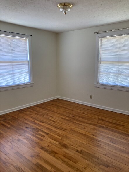 Building Photo - 1098 Cherry St