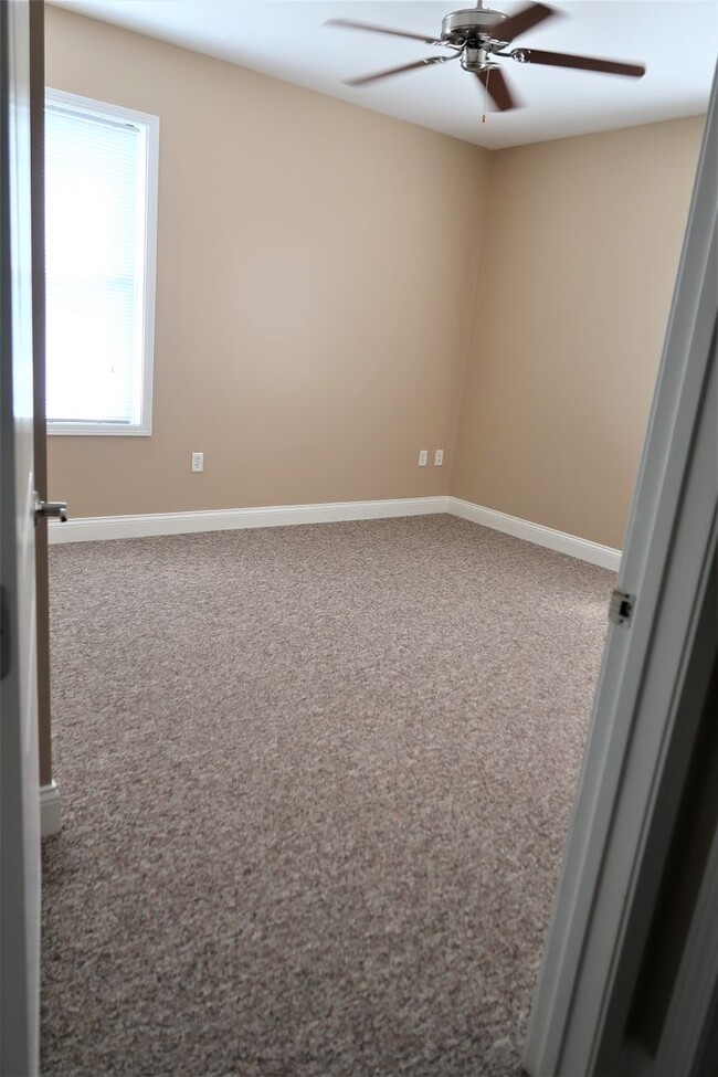 Building Photo - Available August 2025! 3BR/2BA includes pa...