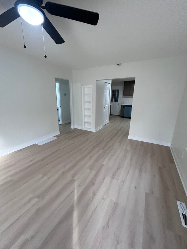 Building Photo - 6639 Alexander Ave