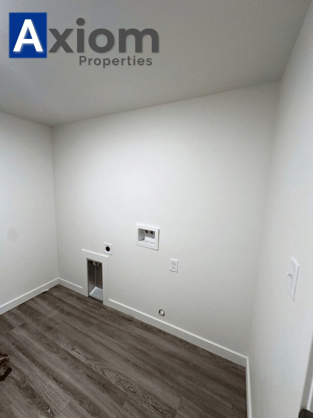 Building Photo - 906 E Elm-B
