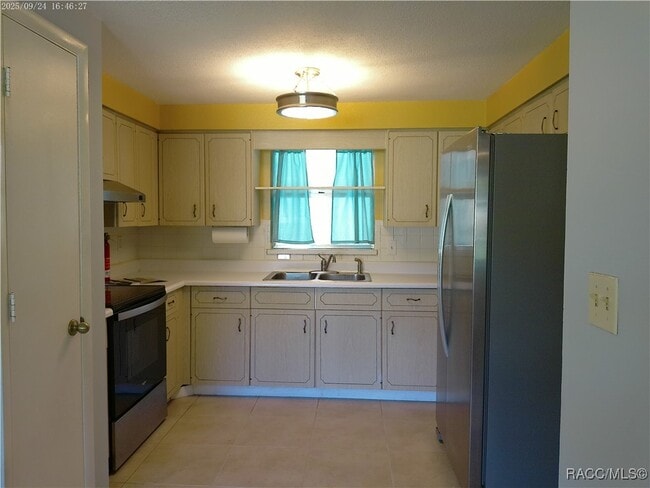 Building Photo - 1080 N Hollywood Cir