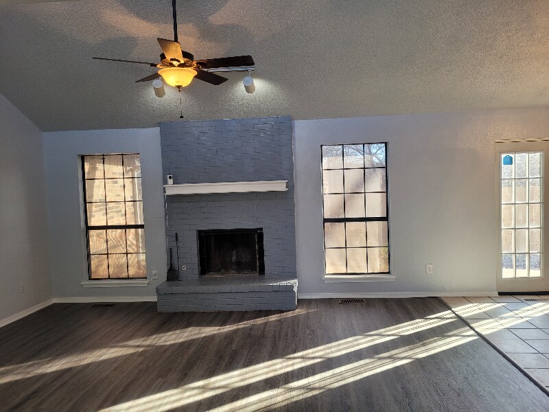 Building Photo - 132 Sonora
