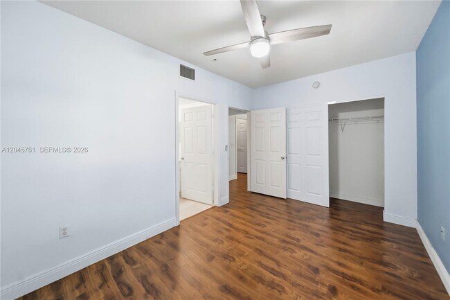 Building Photo - 6378 W Sample Rd