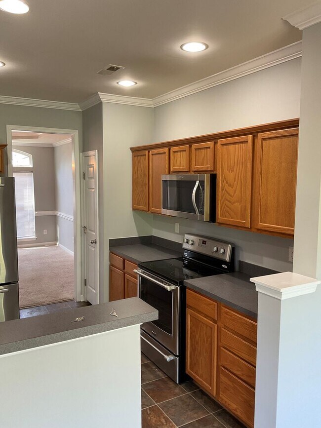 Building Photo - Beautiful 4BR Home In Bethesda Oaks !