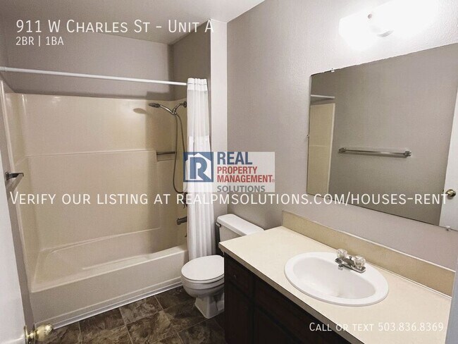 Building Photo - 911 Charles St