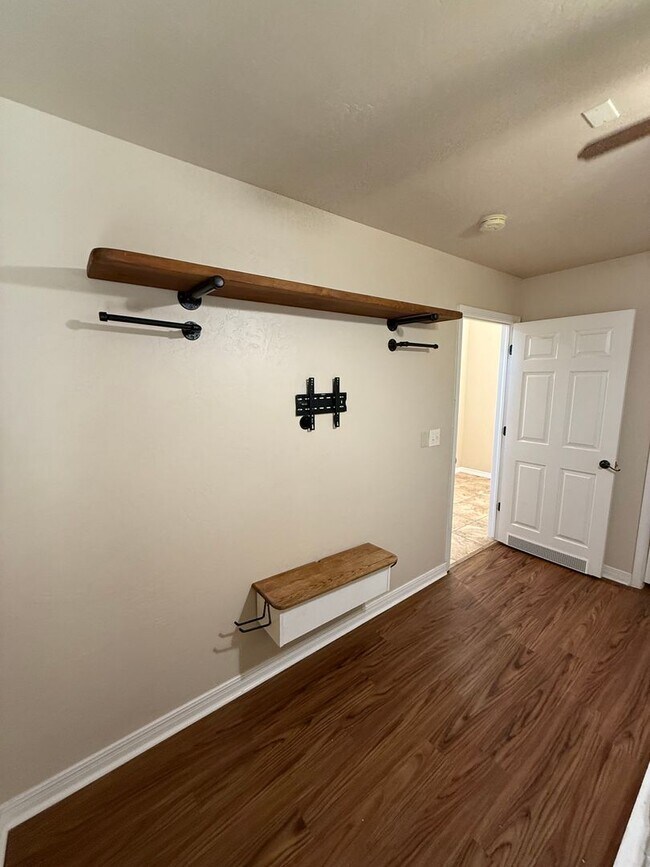 Building Photo - 2043 Villa Napoli Loop E