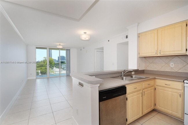 Primary Photo - 2665 SW 37th Ave