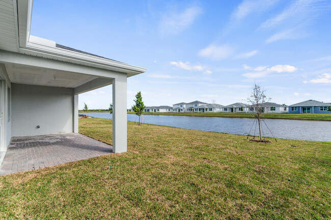 Building Photo - 10159 SW Orana Dr