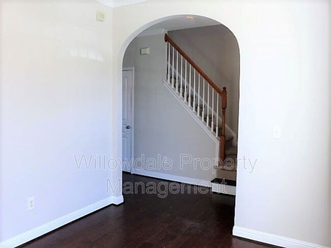 Building Photo - 308 Hamlet Park Dr