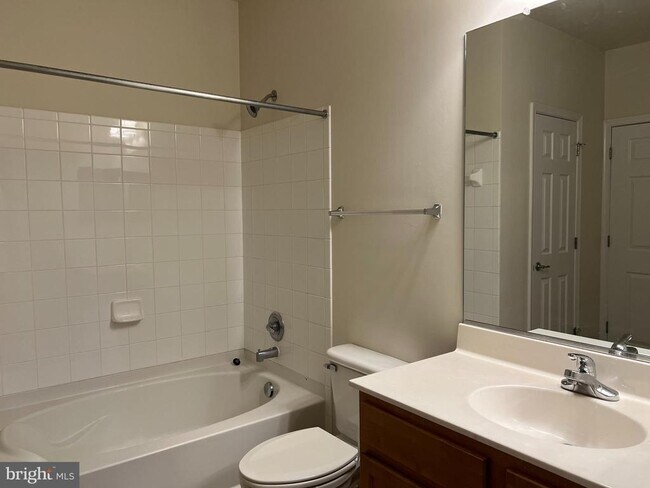 Building Photo - 3840 Lightfoot St