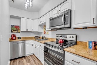 Building Photo - 200 Market St