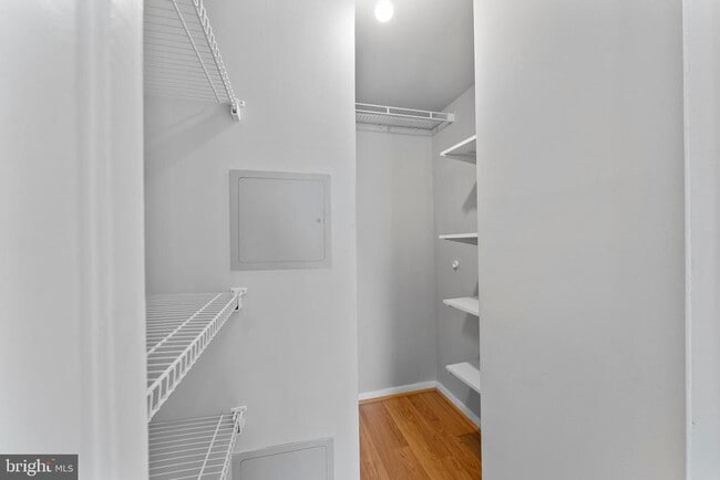 Building Photo - 130 E Randall St
