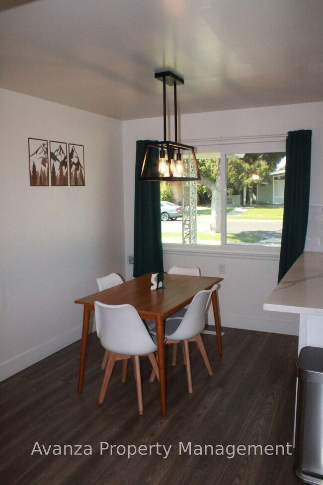 Building Photo - Home for Rent 4 Bed/3 Bath - 1,791 Sq Ft. Rent: $2,750/month Security Deposit: $2,850 Bullard Hig...