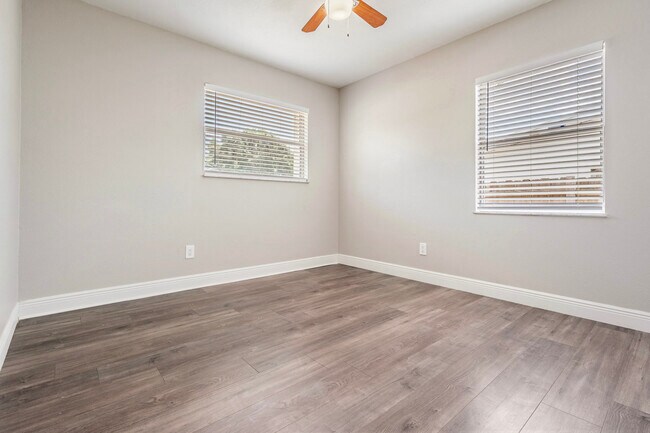Building Photo - 7018 Sarvis St
