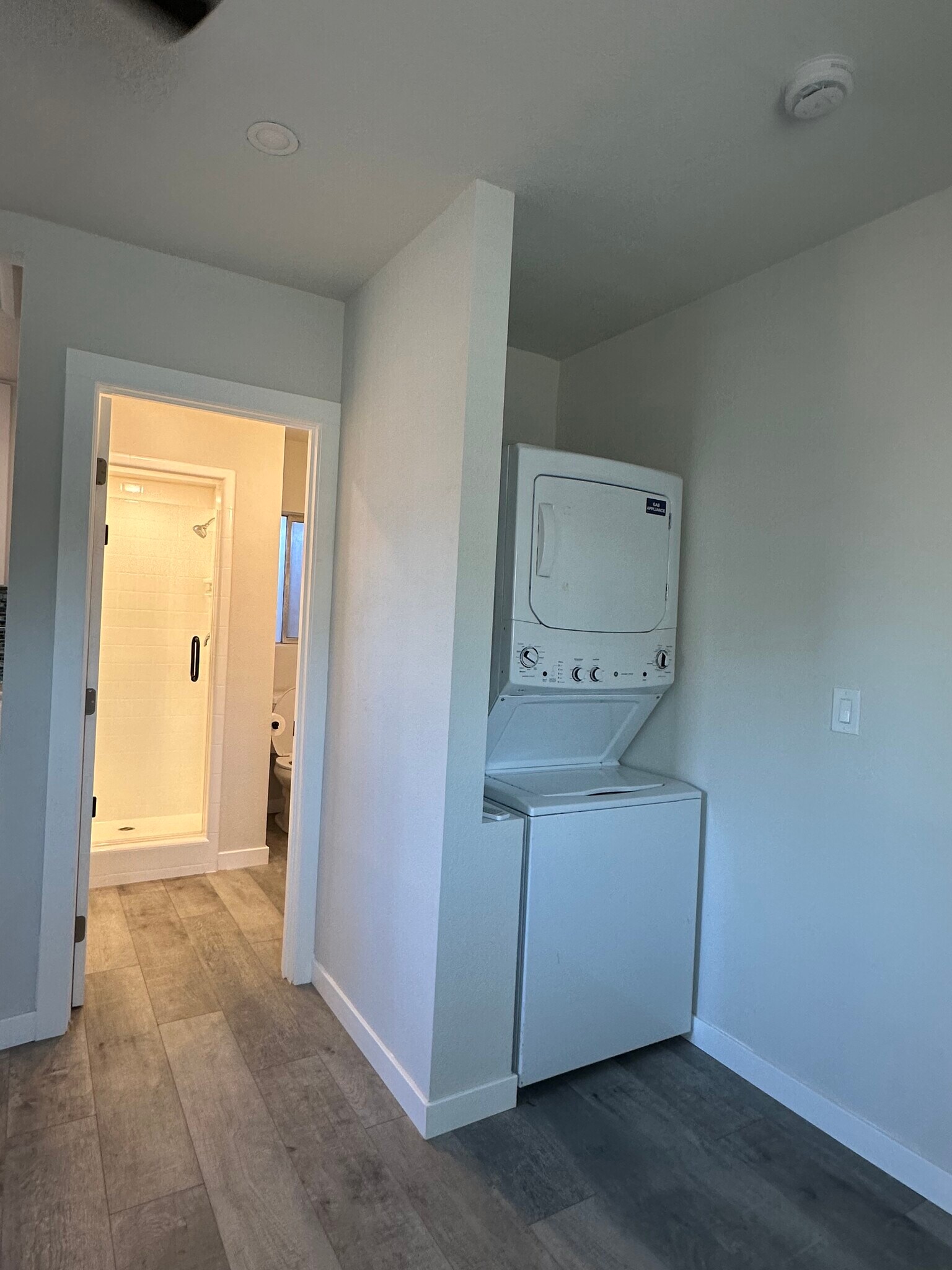 Building Photo - 2038 Bronson Way