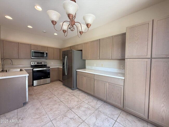 Building Photo - 137 W Mountain Sage Dr