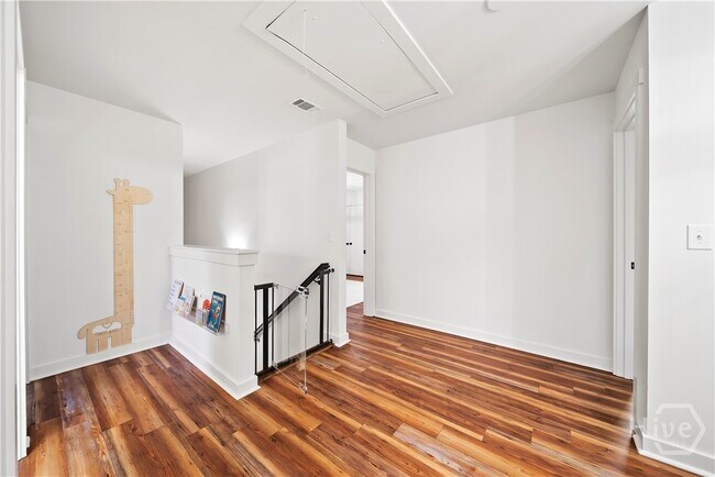 Building Photo - 1060 Cobblestone Ln