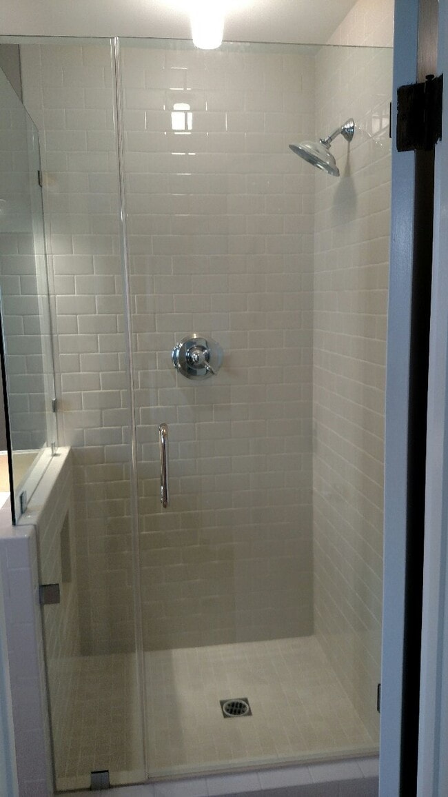 Stall Shower - 5835 Tellefson Rd