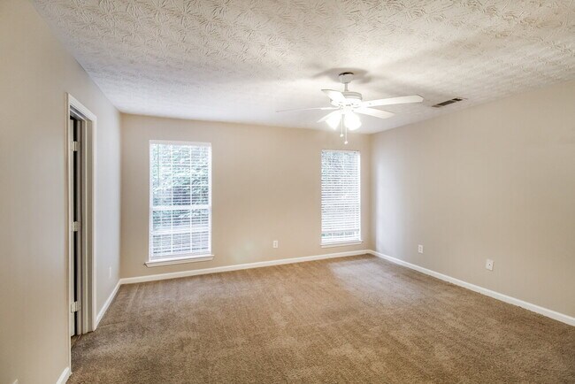 Building Photo - 4385 Bradley Dr SW