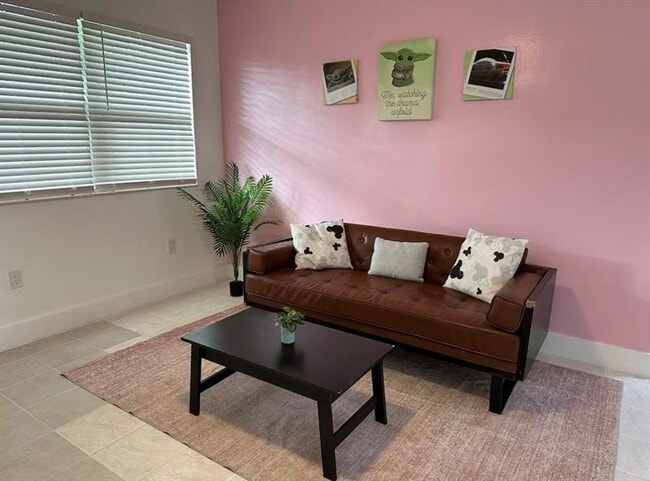 Building Photo - 1861 NE 161st St