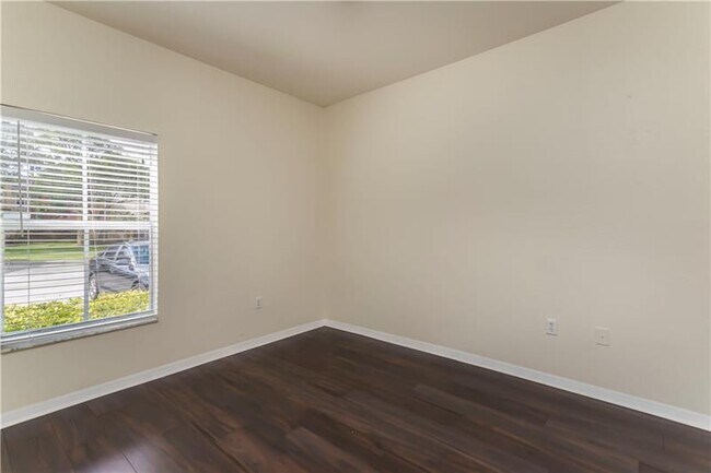 Building Photo - 3481 Merrick Ln