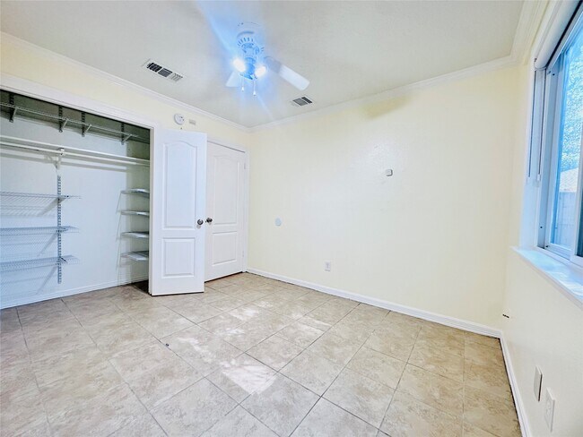 Building Photo - 7419 San Morino Dr