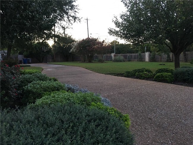 Building Photo - 6800 Western Oaks Blvd